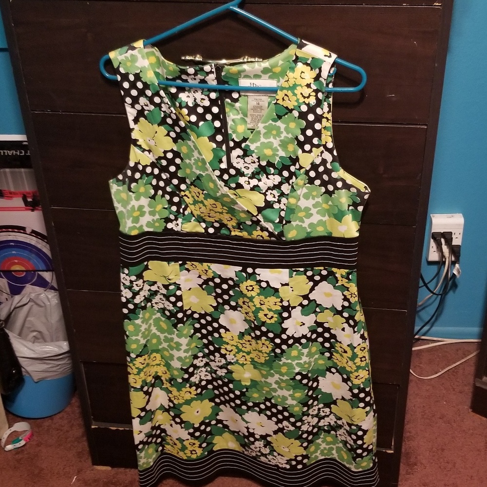 Floral Dress - Picture 2 of 3
